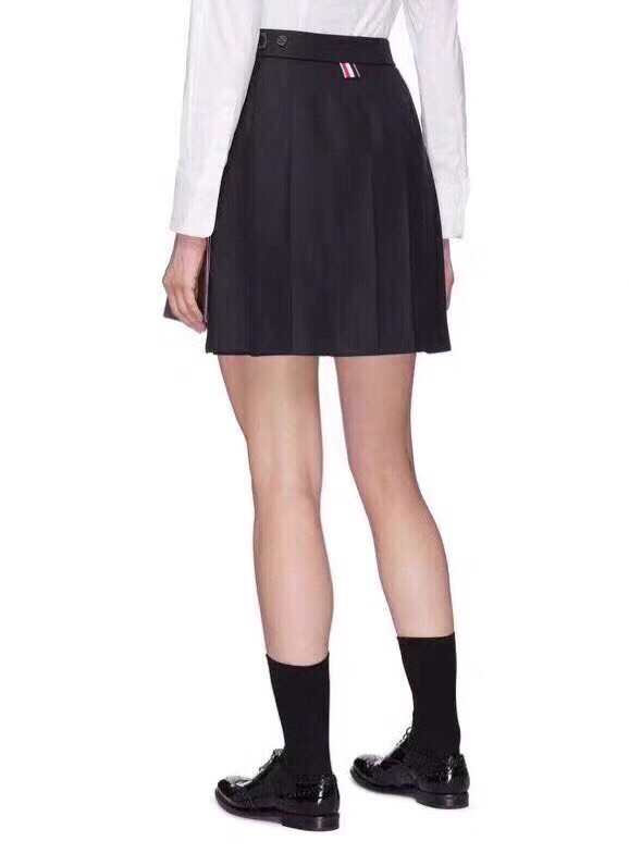 THOM BROWNE 汤姆布朗 TB 🌺女款侧织前后撞色短裙 \n颜色：灰色、藏青色、灰蓝拼 码数：0