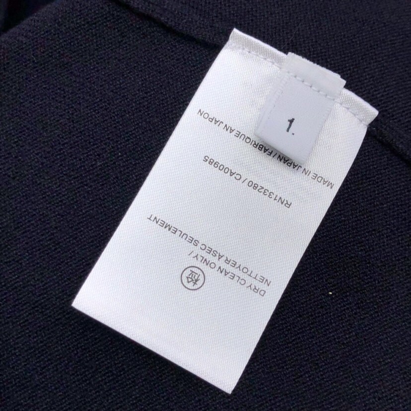 THOM BROWNE 汤姆布朗 TB🌺女款高版本肩织带翻领背心 \n码数：0-2 颜色：白、藏青\n（