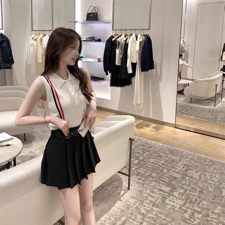 THOM BROWNE 汤姆布朗 TB🌺女款高版本肩织带翻领背心 \n码数：0-2 颜色：白、藏青\n（