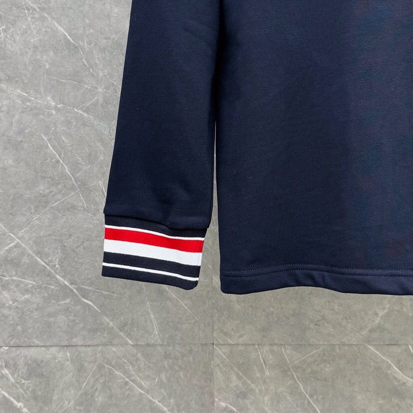 THOM BROWNE 汤姆布朗 TB新季领袖红白蓝螺纹棒球领夹克外套 \n码数：1-4 颜色：藏青 白