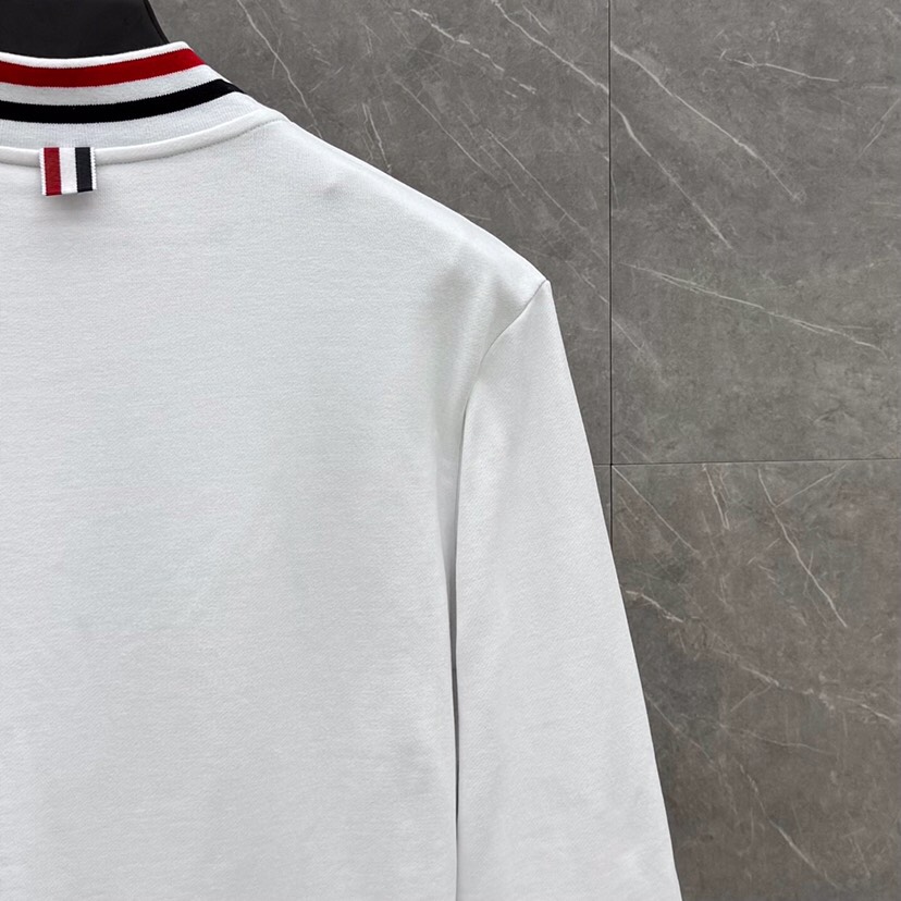 THOM BROWNE 汤姆布朗 TB新季领袖红白蓝螺纹棒球领夹克外套 \n码数：1-4 颜色：藏青 白