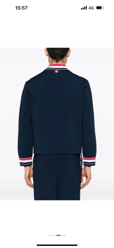 THOM BROWNE 汤姆布朗 TB新季领袖红白蓝螺纹棒球领夹克外套 \n码数：1-4 颜色：藏青 白