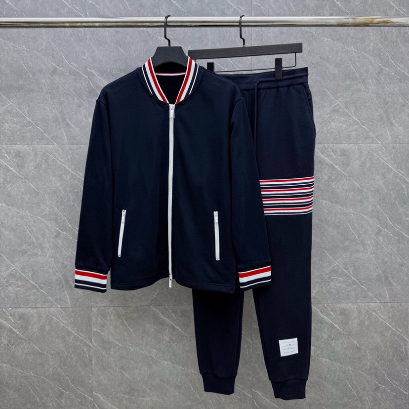 THOM BROWNE 汤姆布朗 TB新季领袖红白蓝螺纹棒球领夹克外套套装码数：1-4  颜色：藏青  