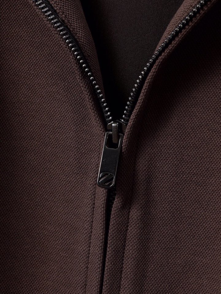 Ermenegildo Zegna 杰尼亚2025fw男装秋冬新品立领夹克外套立领设计，在保持时尚感的同