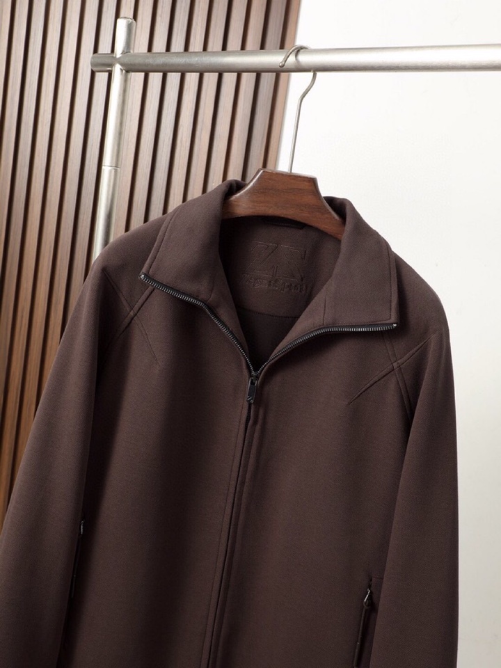 Ermenegildo Zegna 杰尼亚2025fw男装秋冬新品立领夹克外套立领设计，在保持时尚感的同