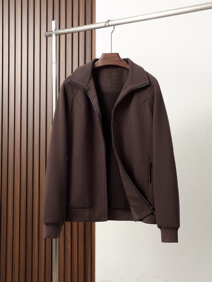 Ermenegildo Zegna 杰尼亚2025fw男装秋冬新品立领夹克外套立领设计，在保持时尚感的同