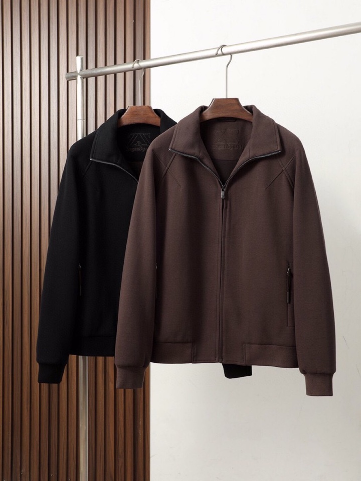Ermenegildo Zegna 杰尼亚2025fw男装秋冬新品立领夹克外套立领设计，在保持时尚感的同