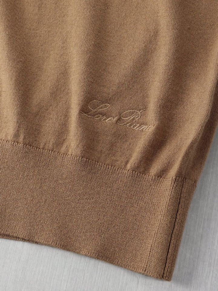 Loro Piana 诺悠翩雅lP🆕 秋冬新品羊毛针织翻领毛衣针织衫系列\n超级简约大方的版型设计，下摆