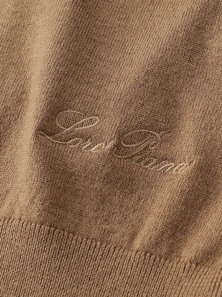 Loro Piana 诺悠翩雅lP🆕 秋冬新品羊毛针织翻领毛衣针织衫系列\n超级简约大方的版型设计，下摆