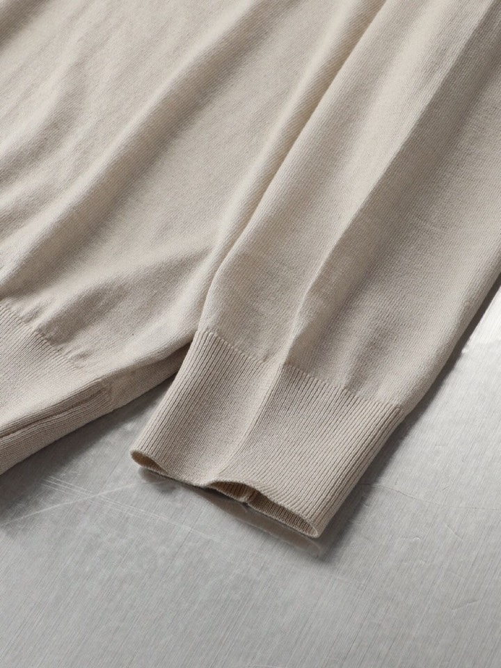Loro Piana 诺悠翩雅lP🆕 超级爆款推荐，秋冬新品男装系列爆款V领针织衫，作为年度最是经典单品