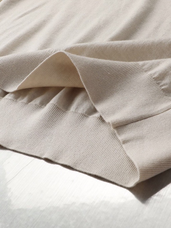 Loro Piana 诺悠翩雅lP🆕 超级爆款推荐，秋冬新品男装系列爆款V领针织衫，作为年度最是经典单品