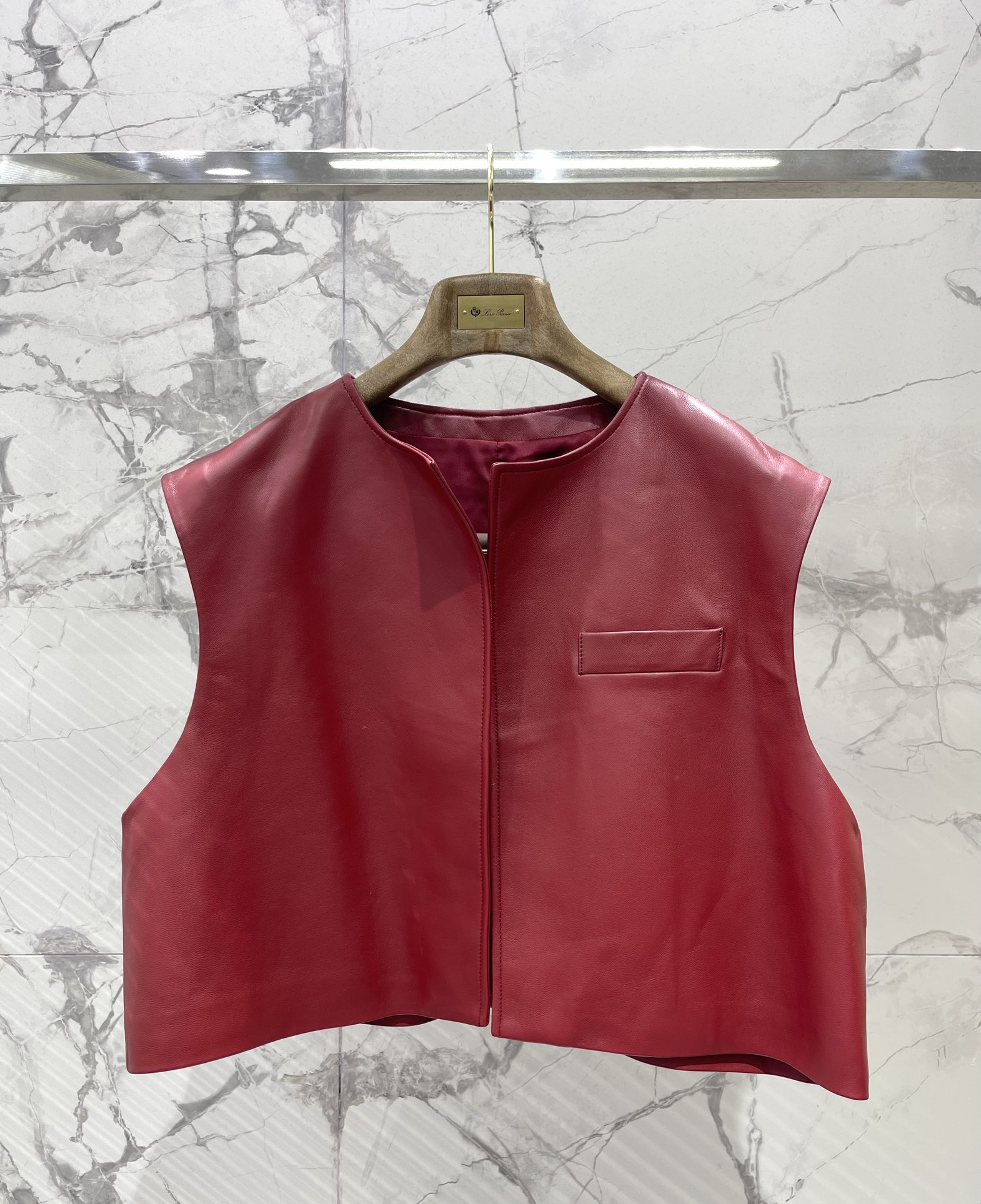 Gilet en cuir d'agneau ORO PIANA, coupe ajustée, couleur automnale tendance