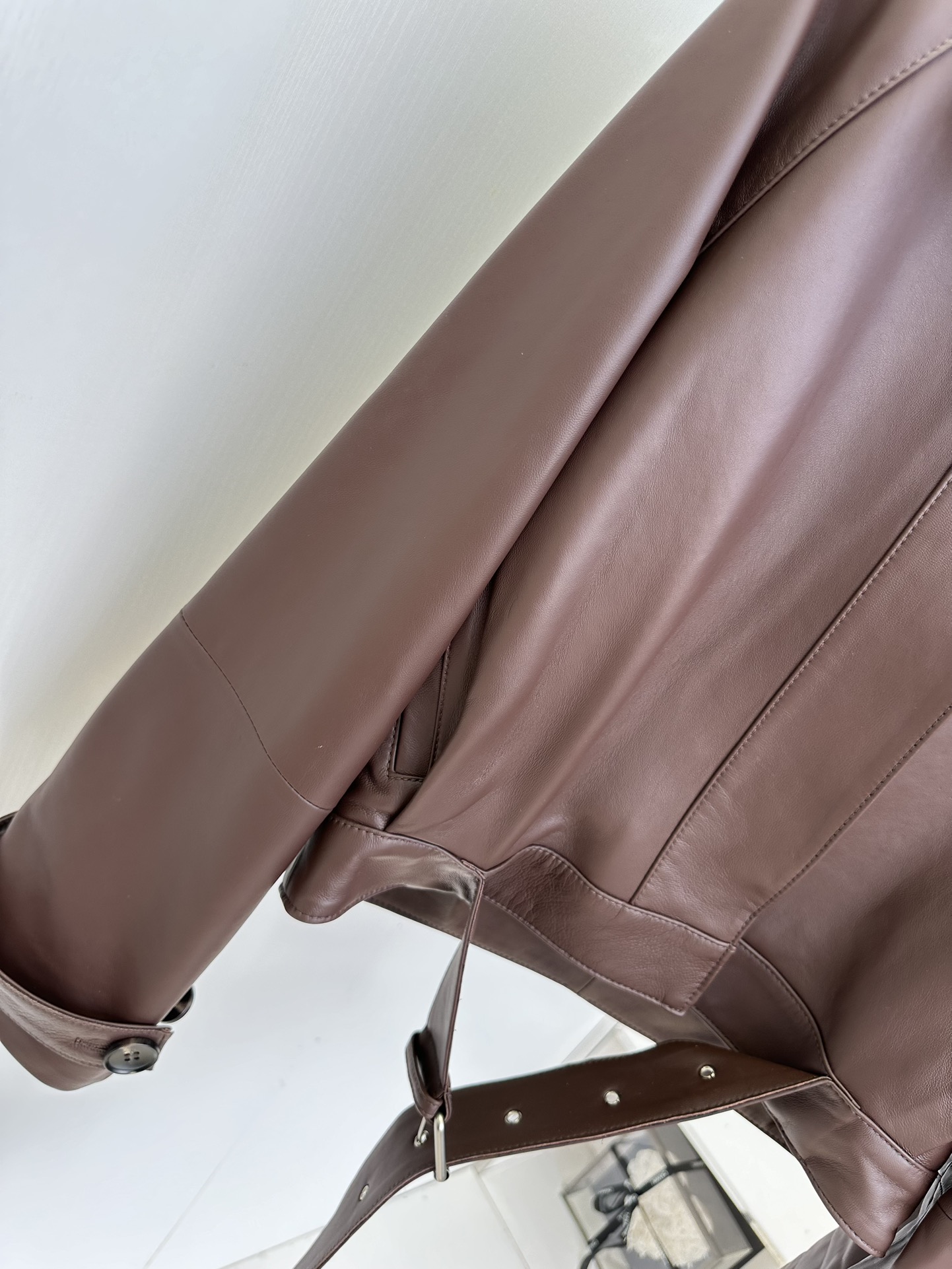 25 F 好期待秋冬呀，想要把这款皮衣狠狠焊在身上，又酷又飒的机车款皮衣 谁能不爱？ 采用意大利进口胎羊