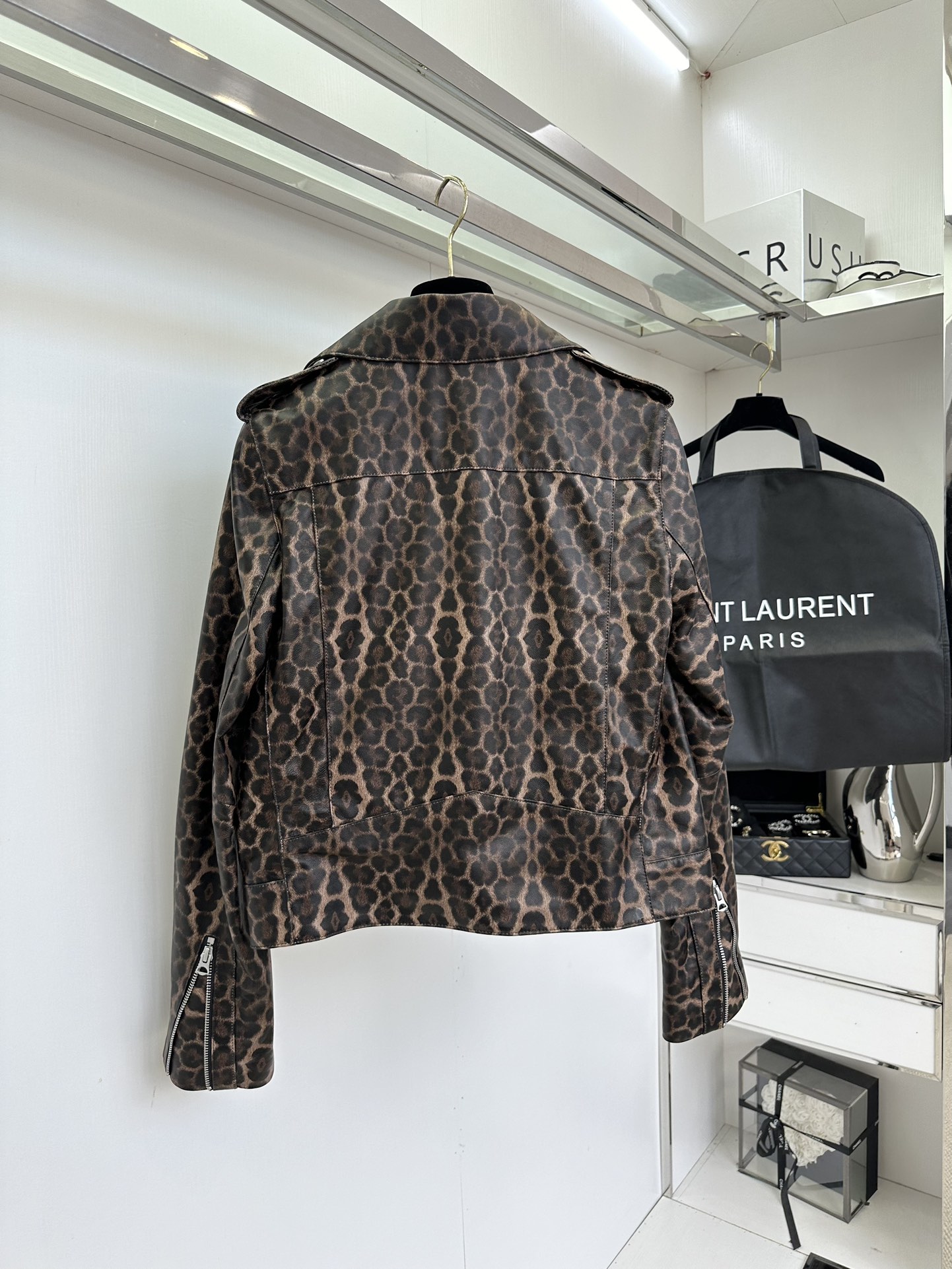 Women's Leopard Print Sheepskin Biker Jacket - Soft & Stylish 4 i1756710799 2732 2