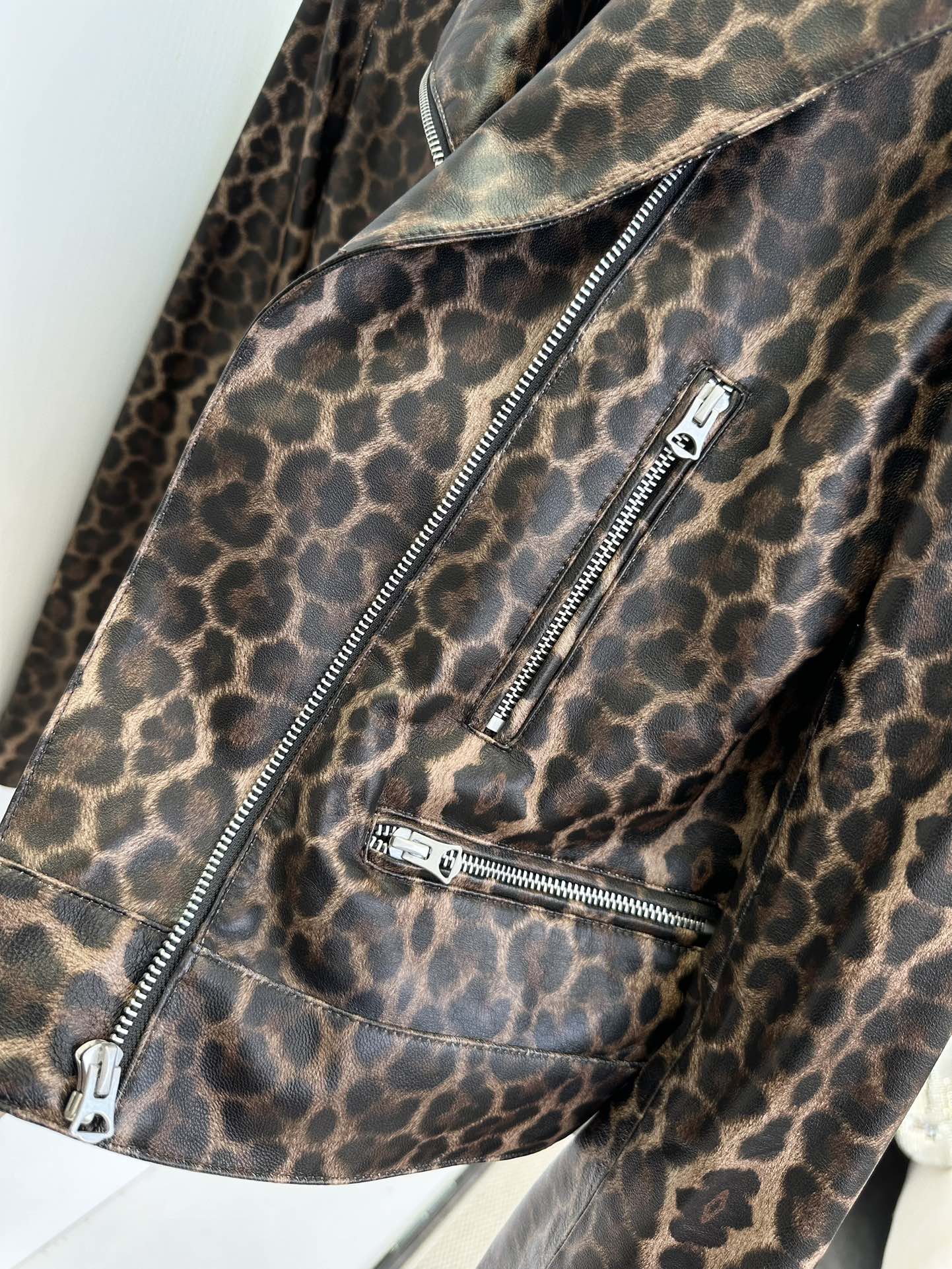 Women's Leopard Print Sheepskin Biker Jacket - Soft & Stylish 7 i1756710799 6410 5