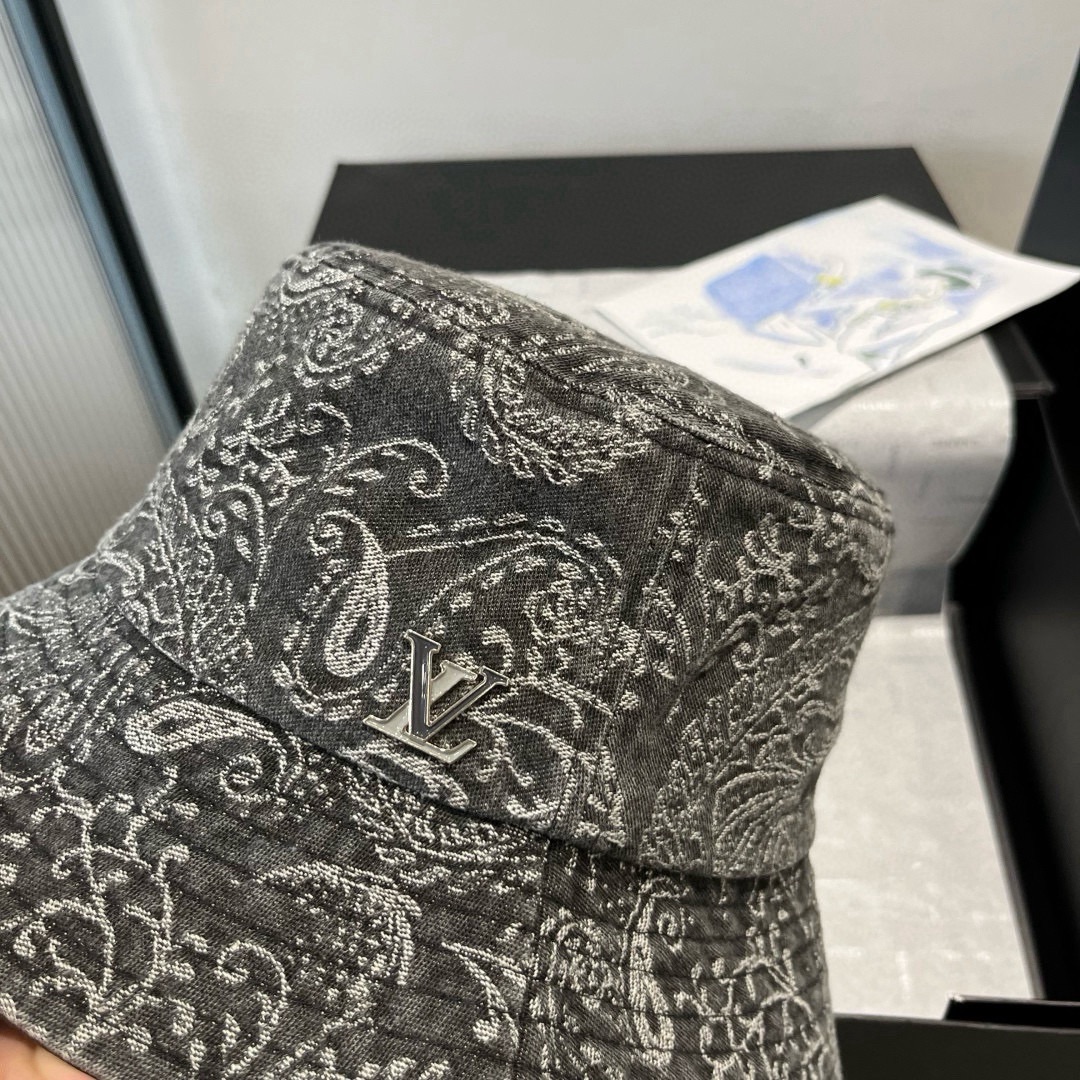 🆕

Lv新款渔夫帽，头围57cm