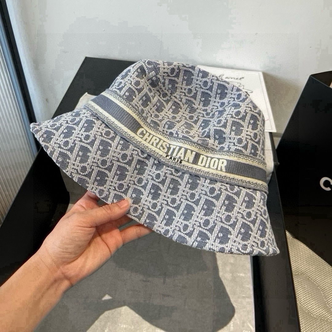 🆕
Dior迪奥新款渔夫帽
