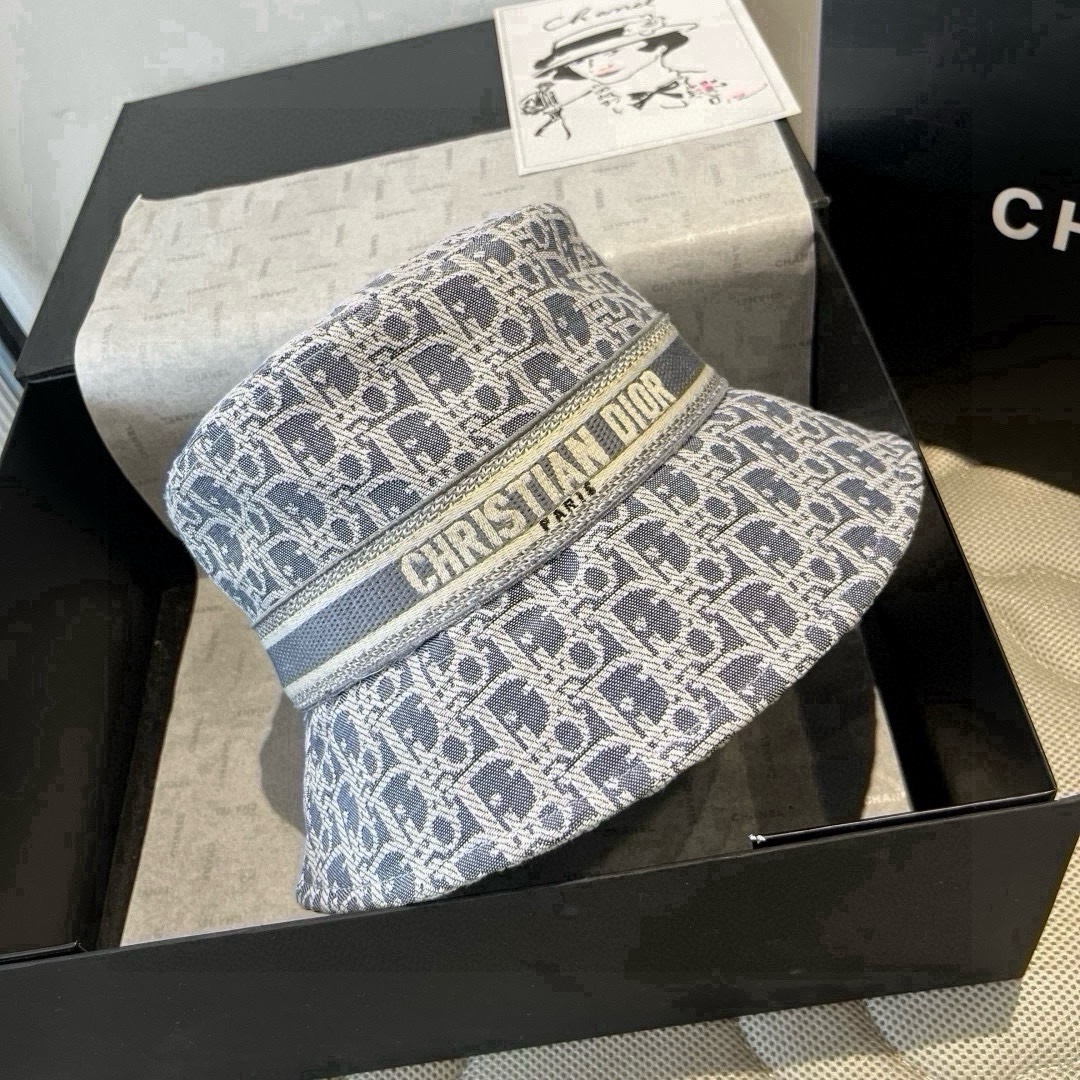 🆕
Dior迪奥新款渔夫帽