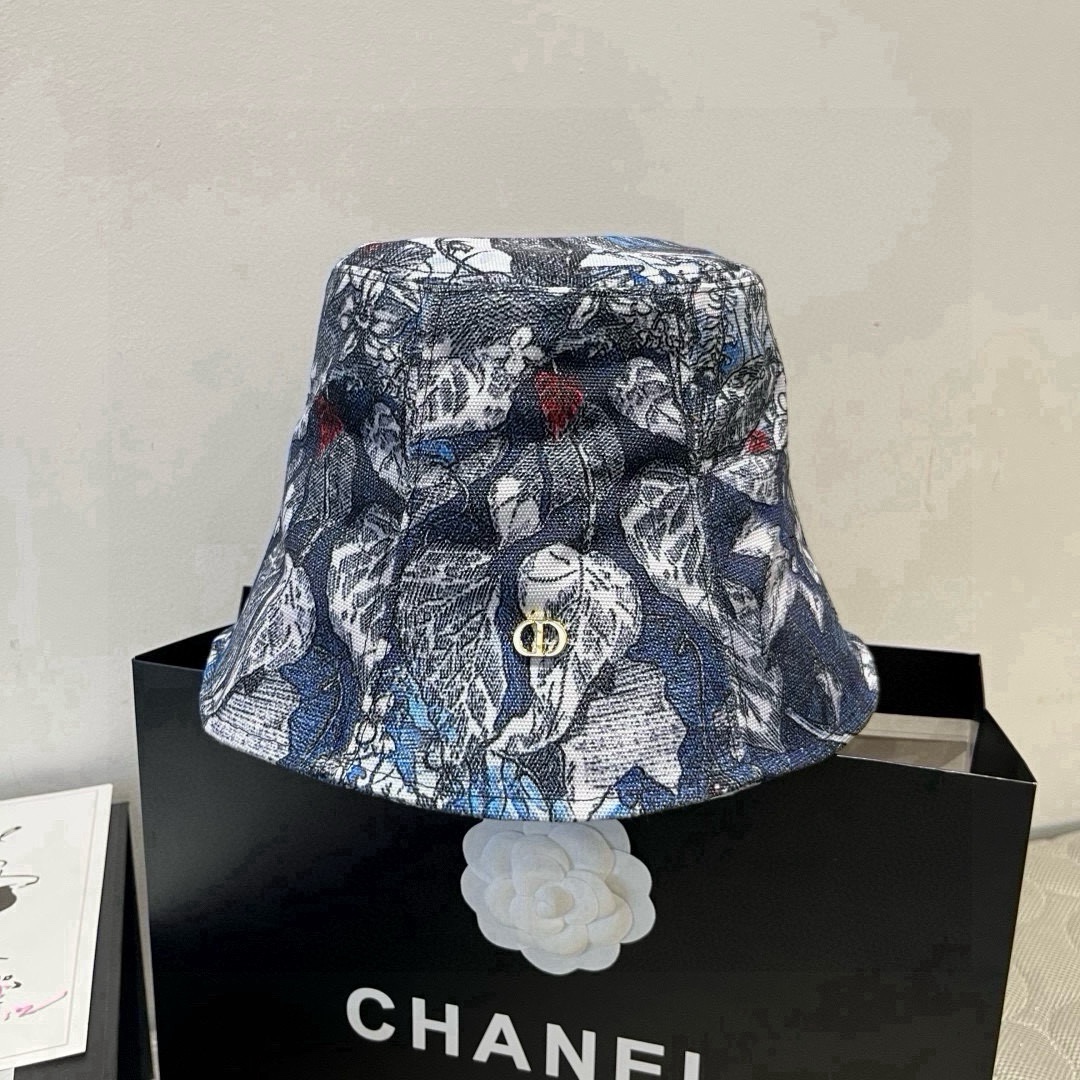 🆕

Dior迪奥新款渔夫帽，休闲桶帽，头围57cm