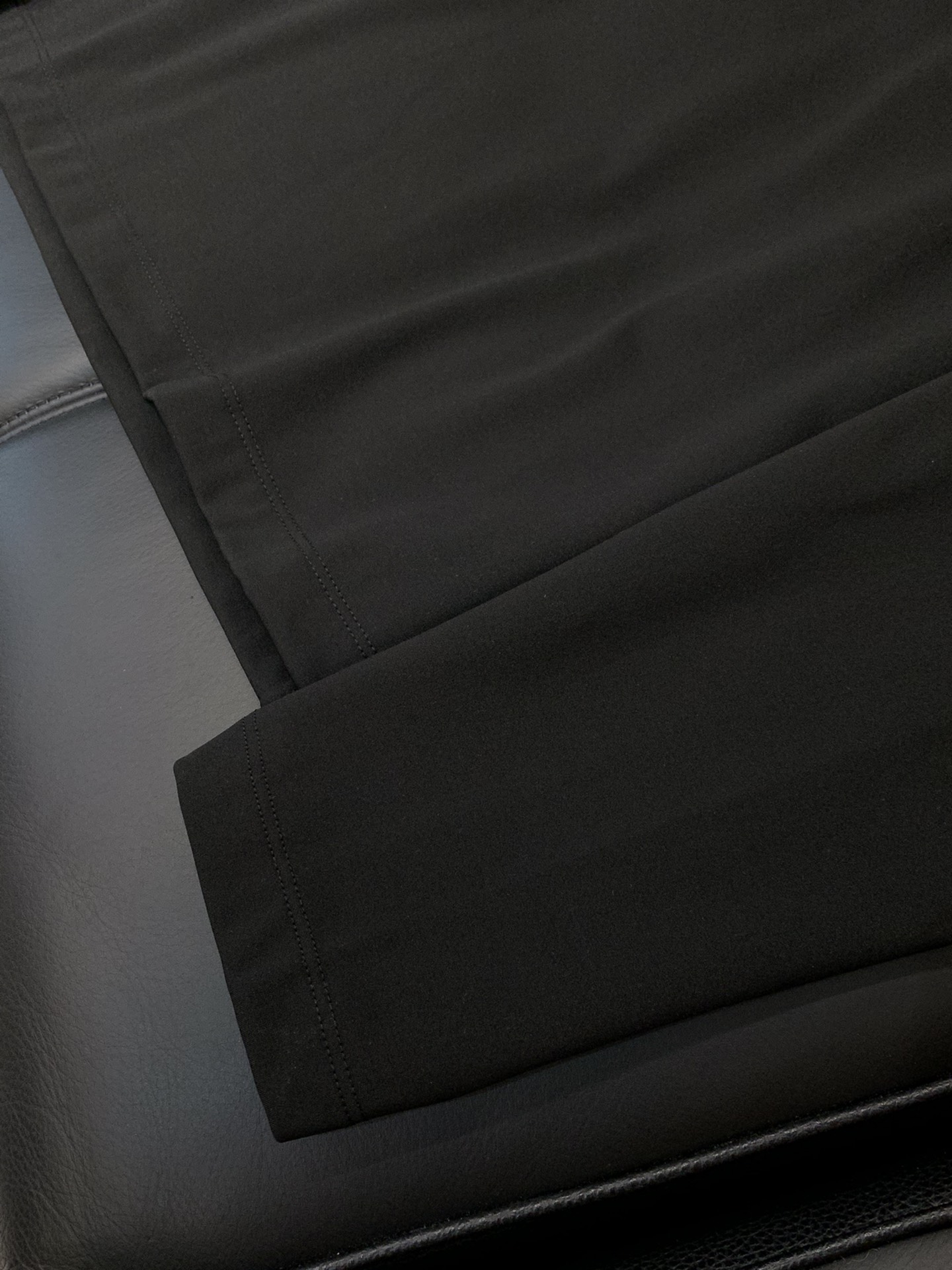 ，Moncler 蒙口，2025秋季最新品，专柜同步有售，原单狠货，时尚休闲圆领长袖T恤，上身舒适！吸睛