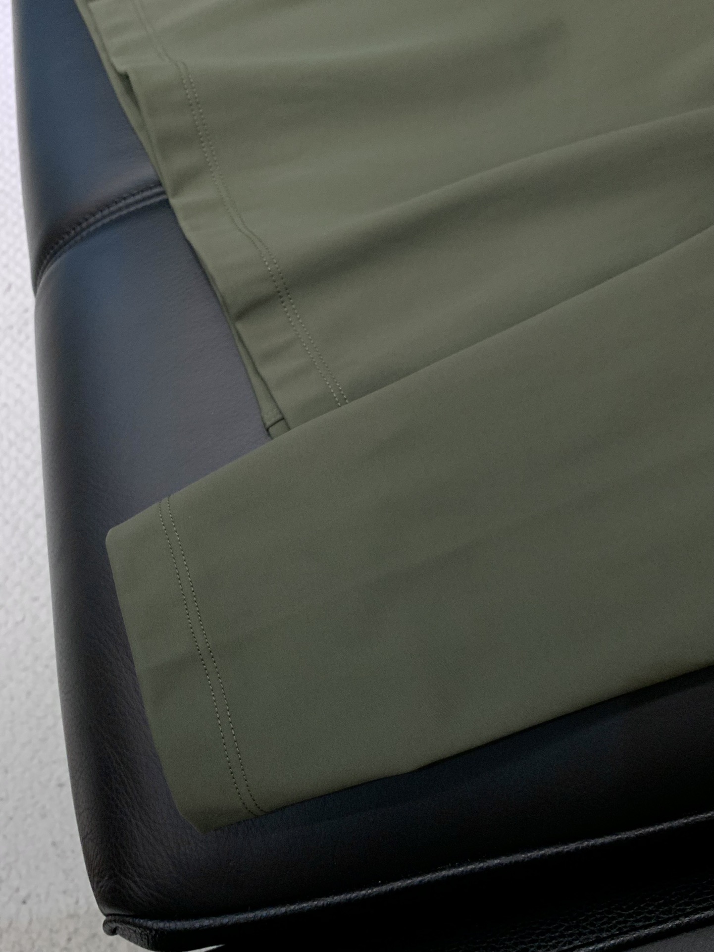 ，Moncler 蒙口，2025秋季最新品，专柜同步有售，原单狠货，时尚休闲圆领长袖T恤，上身舒适！吸睛