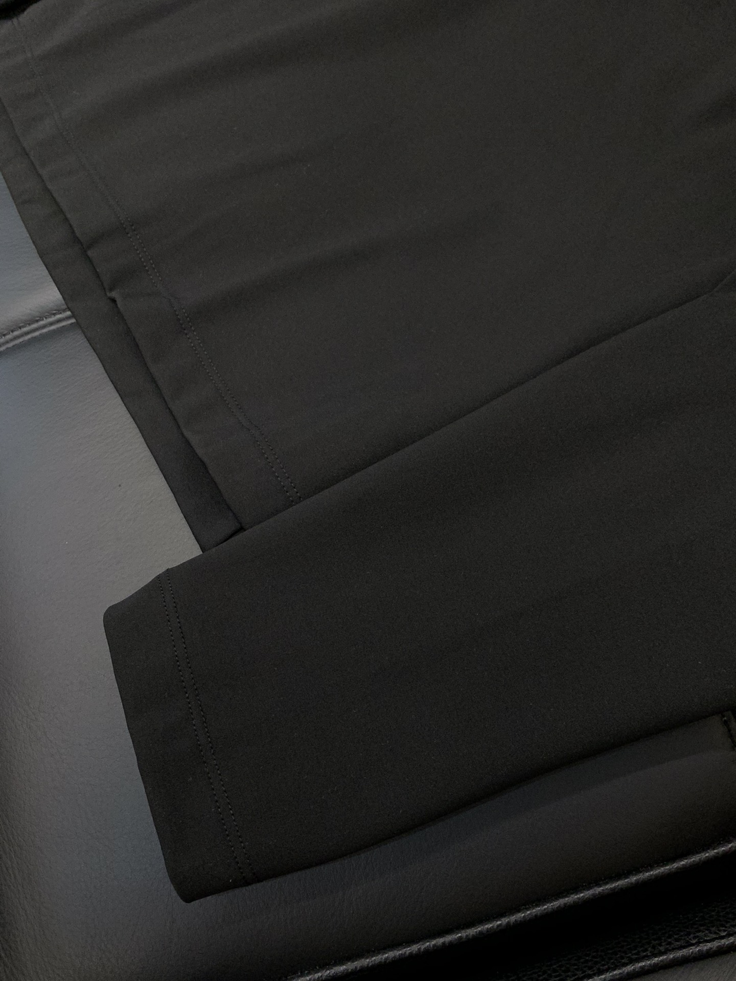 ，Moncler 蒙口，2025秋季最新品，专柜同步有售，原单狠货，时尚休闲圆领长袖T恤，上身舒适！吸睛