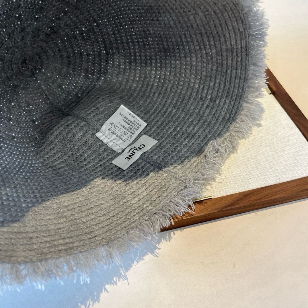 🆕

Celine赛琳新款渔夫帽，头围57cm