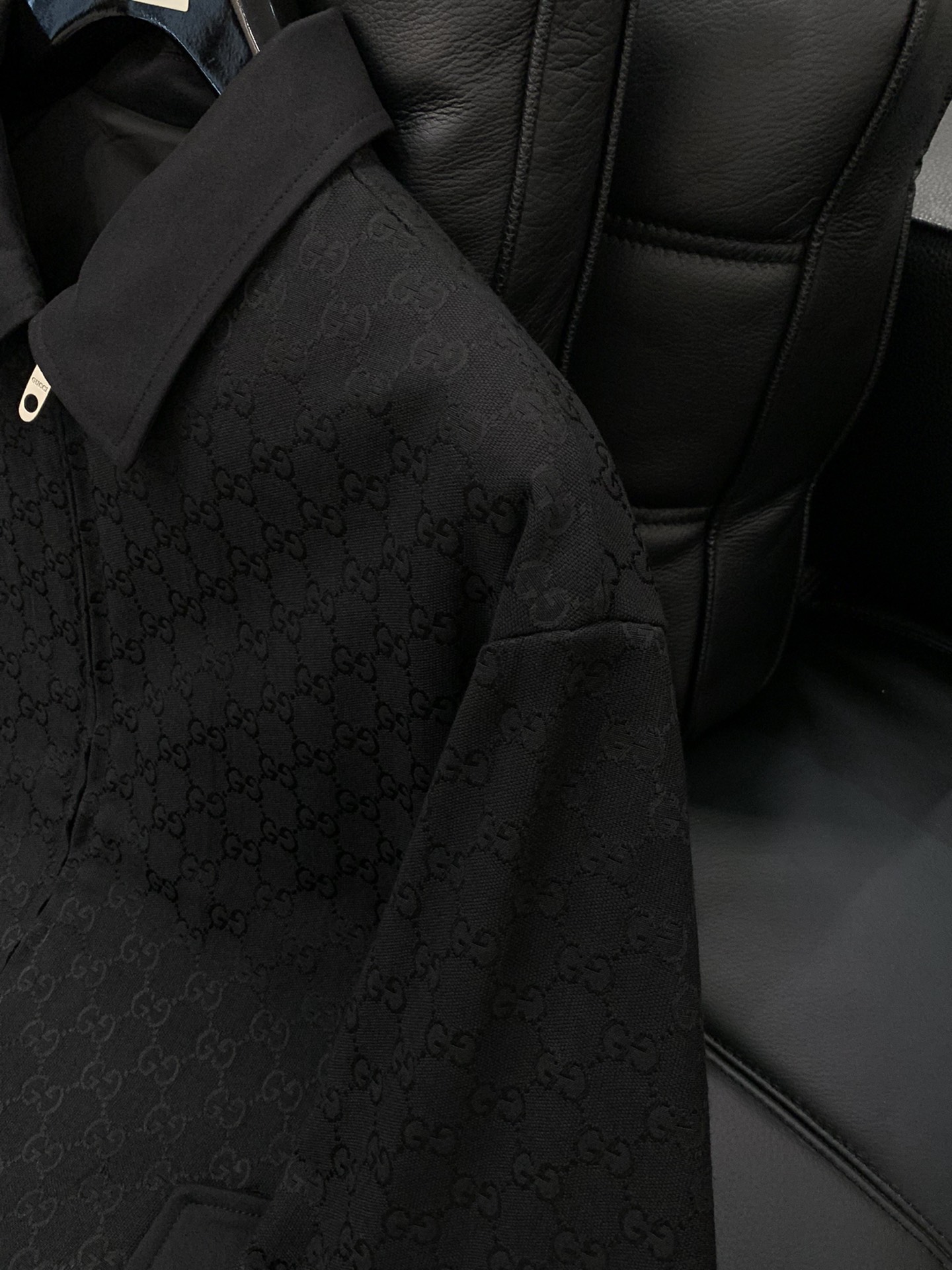 ，Gucci 古驰，2025秋季最新款，专柜同步有售，原单狠货，时尚休闲两面穿夹克外套，上身很有特点！吸