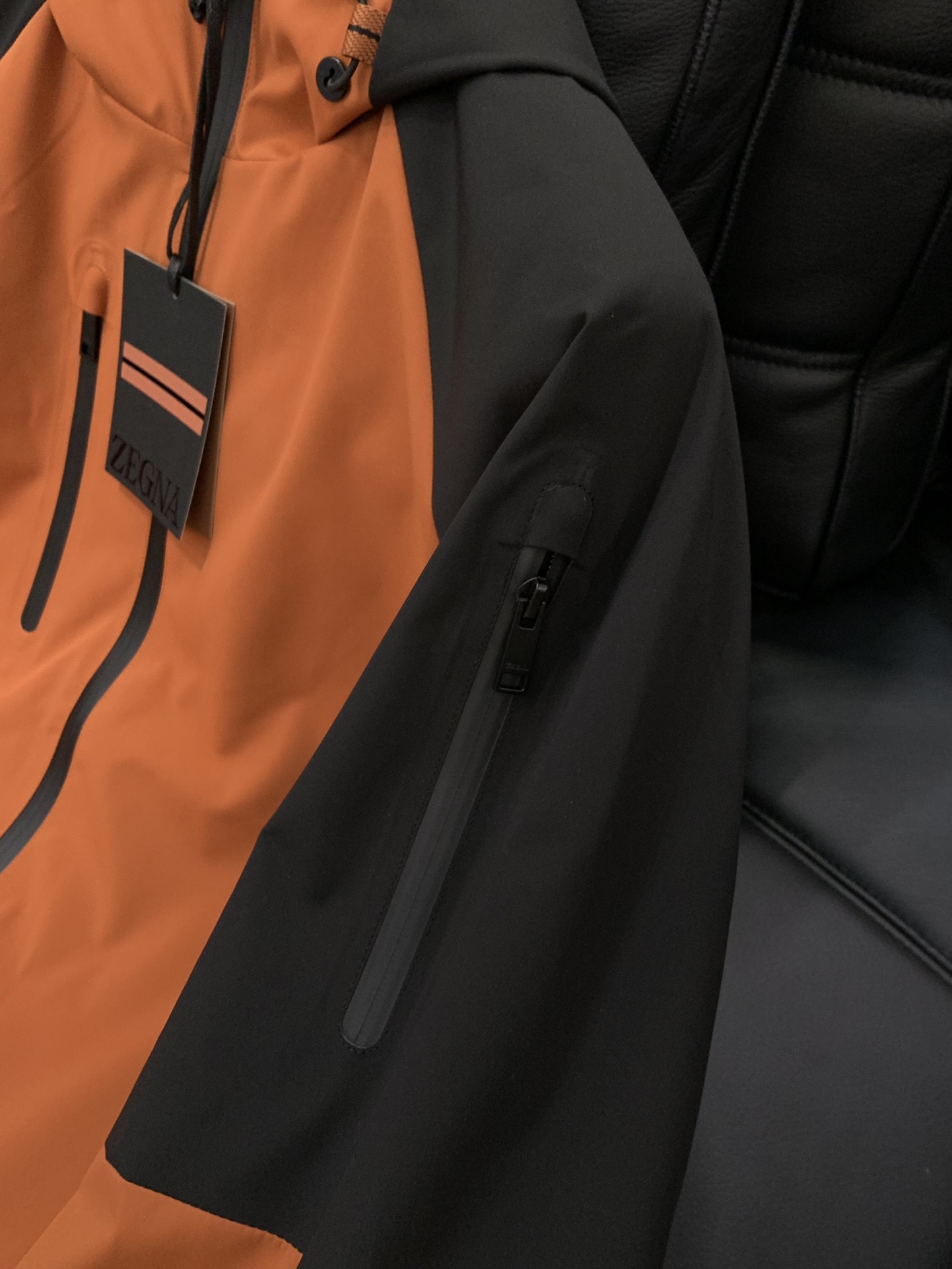 ，杰尼亚 Zegna，2025秋季最新品，专柜同步有售，原单狠货，时尚休闲连帽夹克外套，采用进口原版面料