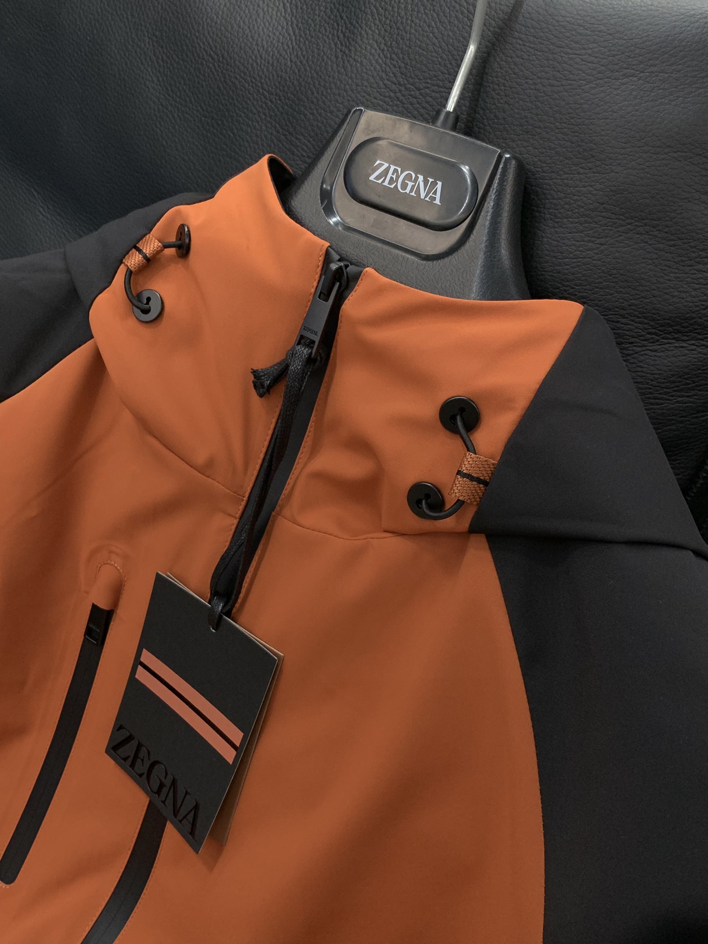 ，杰尼亚 Zegna，2025秋季最新品，专柜同步有售，原单狠货，时尚休闲连帽夹克外套，采用进口原版面料