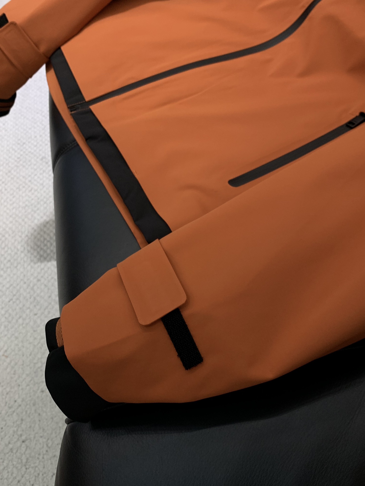 ，杰尼亚 Zegna，2025秋季最新品，专柜同步有售，原单狠货，时尚休闲连帽夹克外套，采用进口原版面料