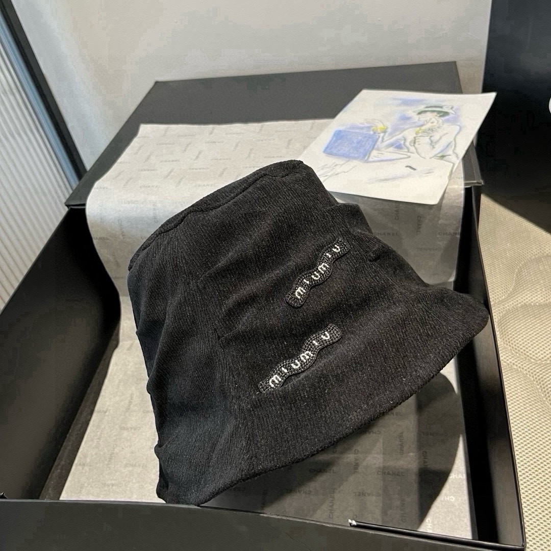 🆕

miumiu缪缪新款渔夫帽 头围57cm