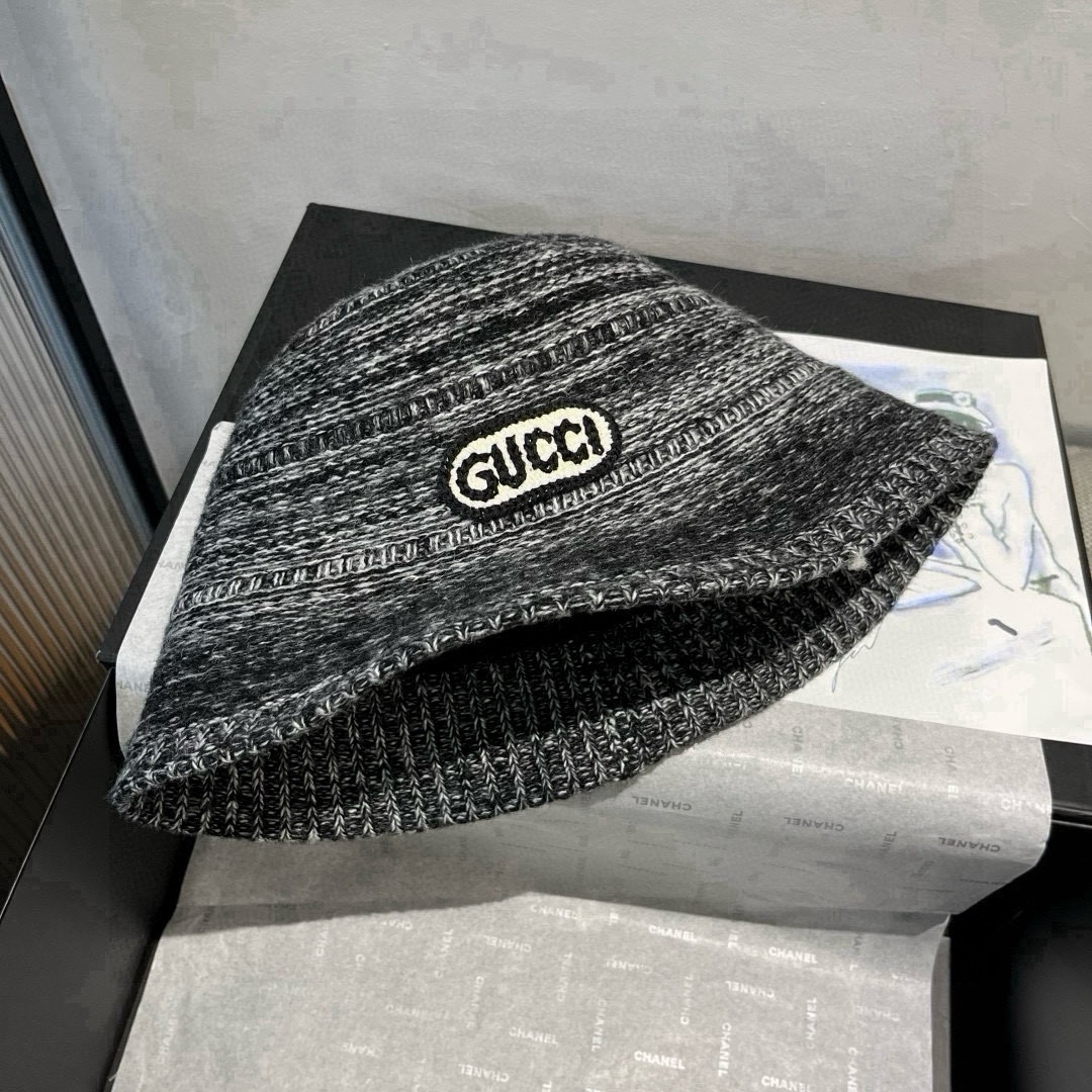 🆕

Gucci古奇新款毛毛混色渔夫帽，秋冬必备，百搭款，头围57cm