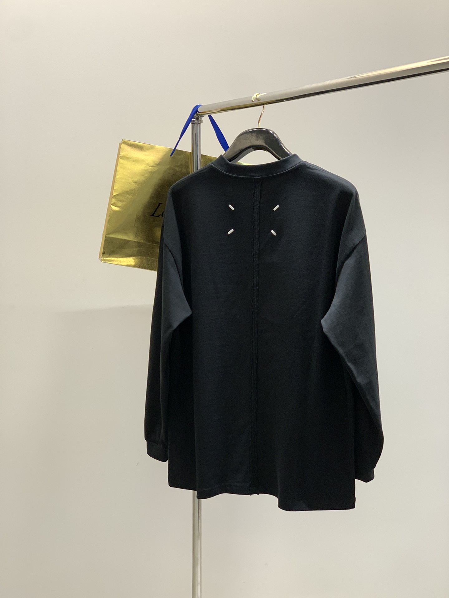 ，Maison Margiela马吉拉，2025早秋最新品，专柜同步有售，原单狠货，时尚休闲圆领长袖T恤