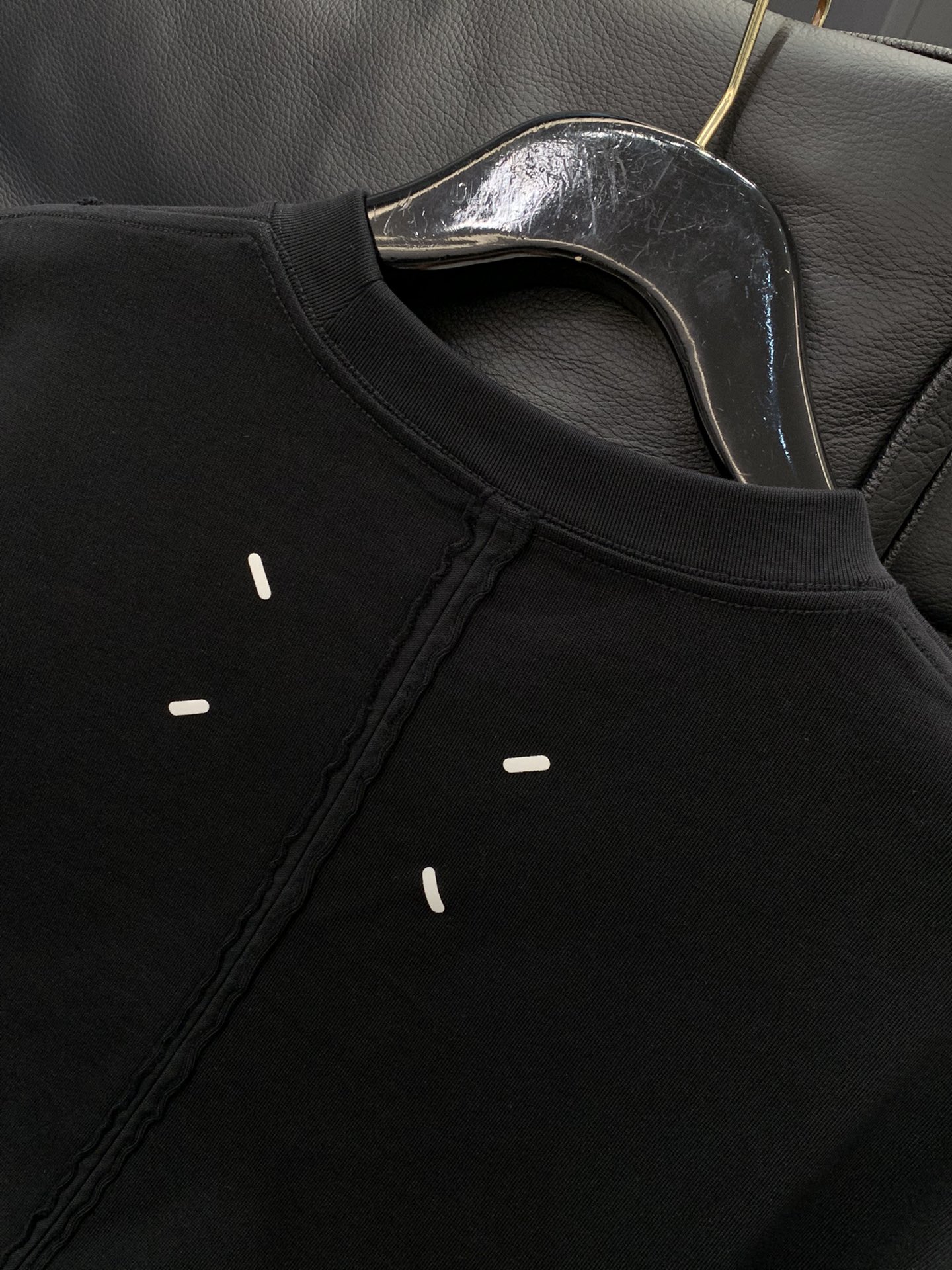 ，Maison Margiela马吉拉，2025早秋最新品，专柜同步有售，原单狠货，时尚休闲圆领长袖T恤