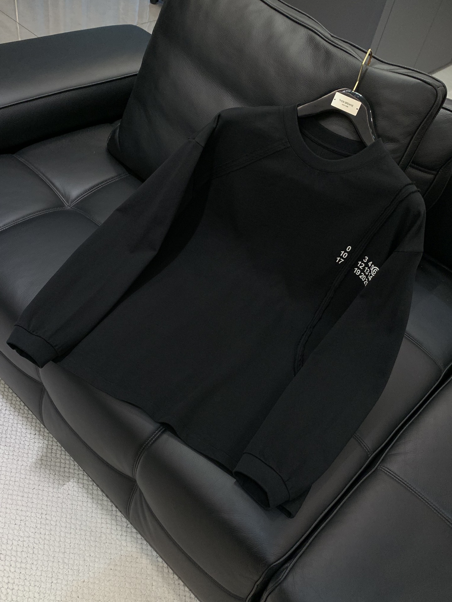 ，Maison Margiela马吉拉，2025早秋最新品，专柜同步有售，原单狠货，时尚休闲圆领长袖T恤