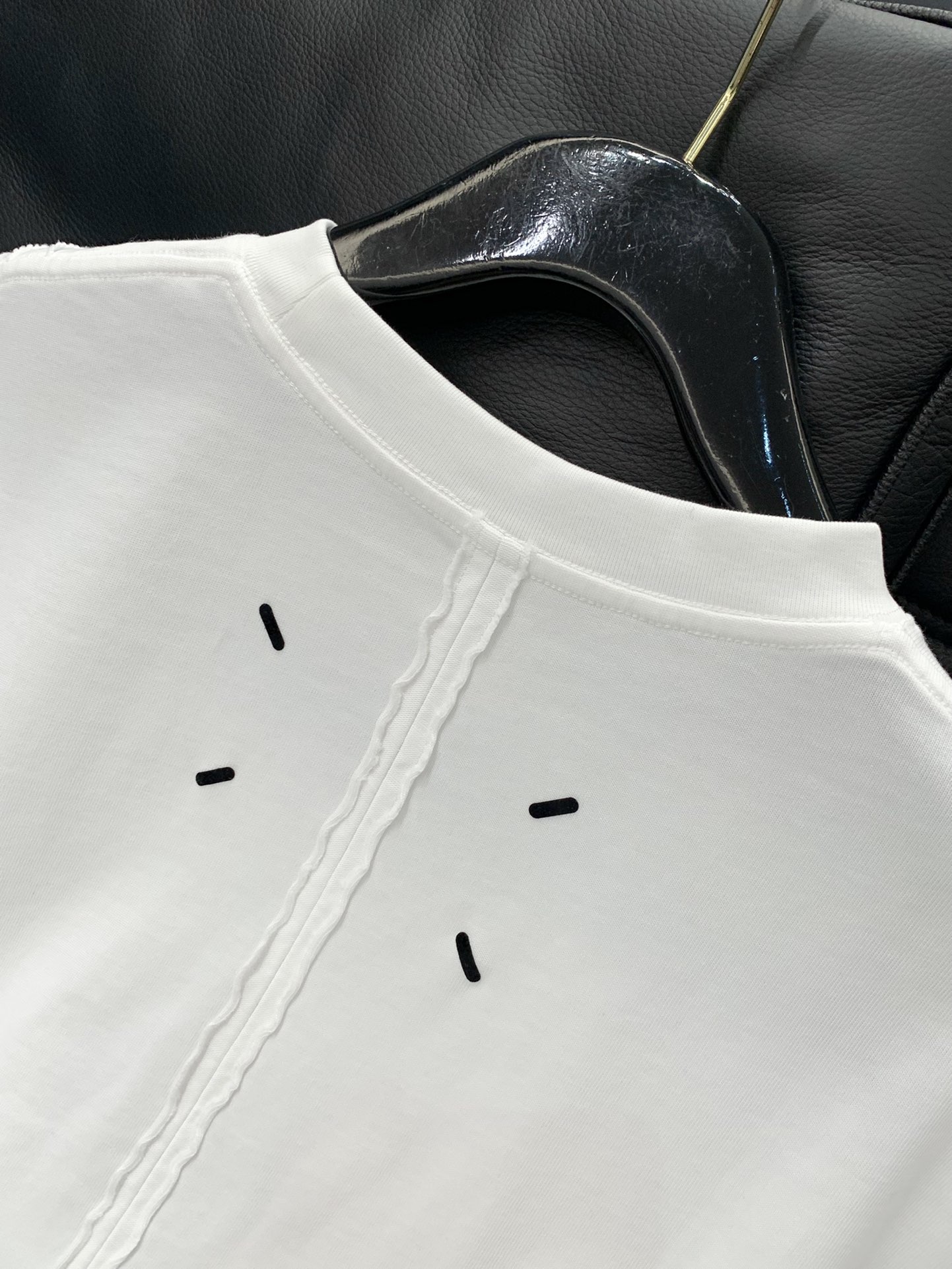 ，Maison Margiela马吉拉，2025早秋最新品，专柜同步有售，原单狠货，时尚休闲圆领长袖T恤