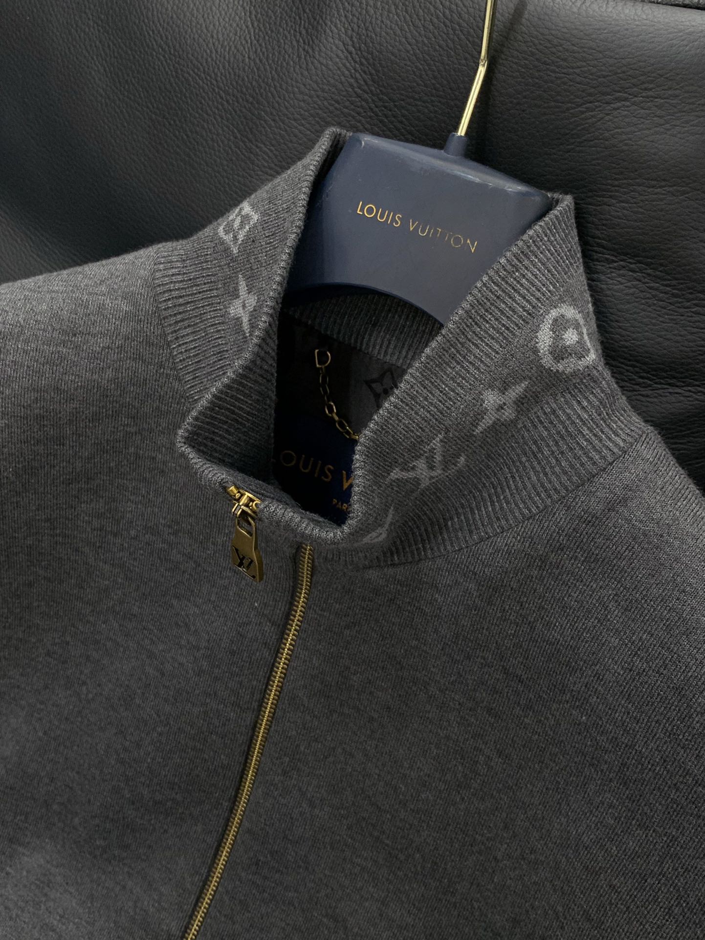 ，LouisVuitton 路易威登，2025秋季最新款，专柜同步有售，原单狠货，时尚休闲针织外套，上身