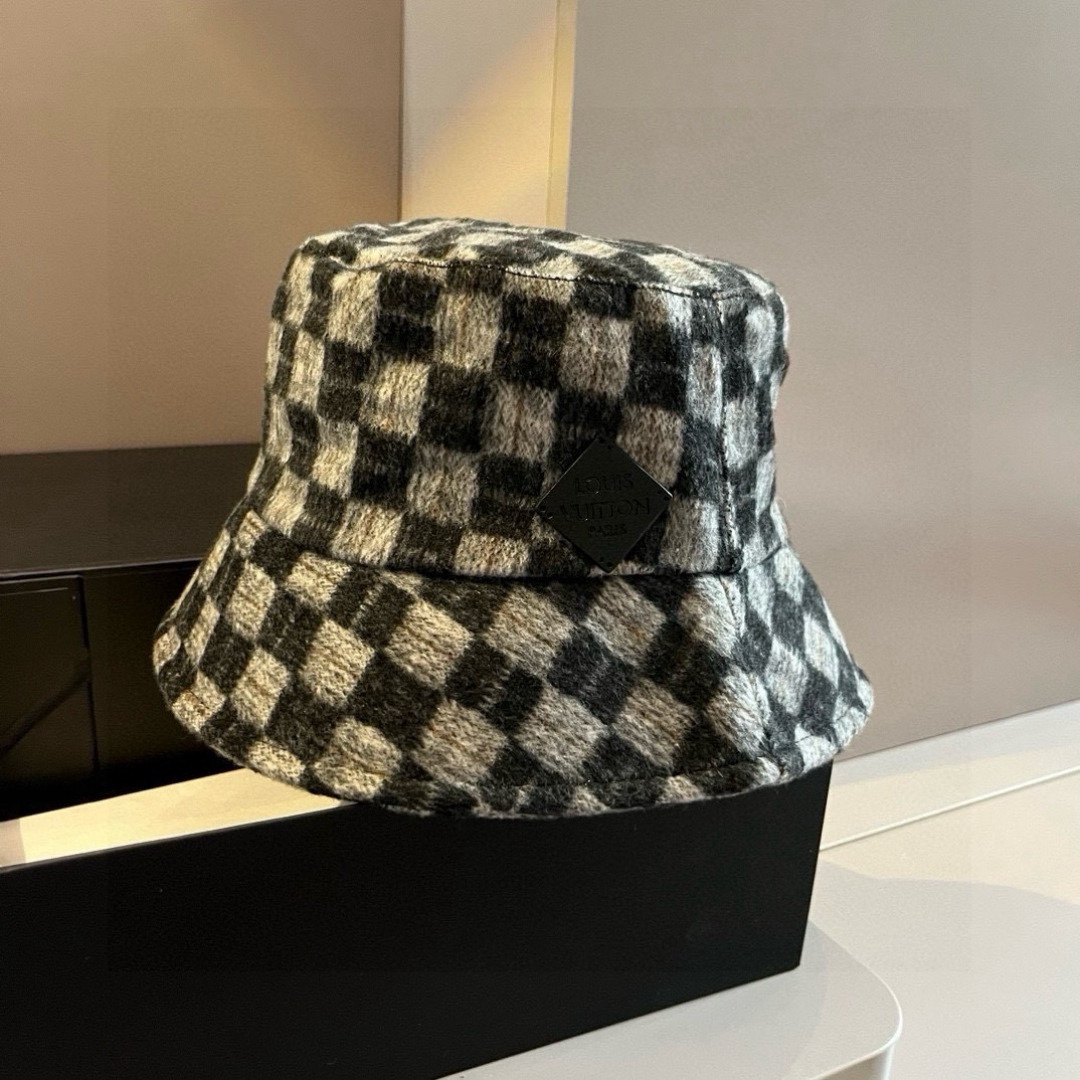 🆕

Lv路易威登棋盘格渔夫帽，头围57cm