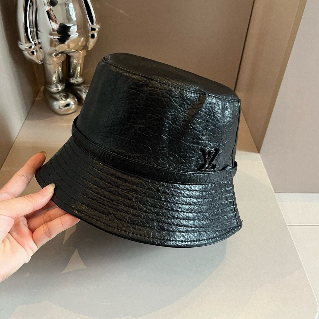 🆕

Lv洗水皮渔夫帽，头围57cm