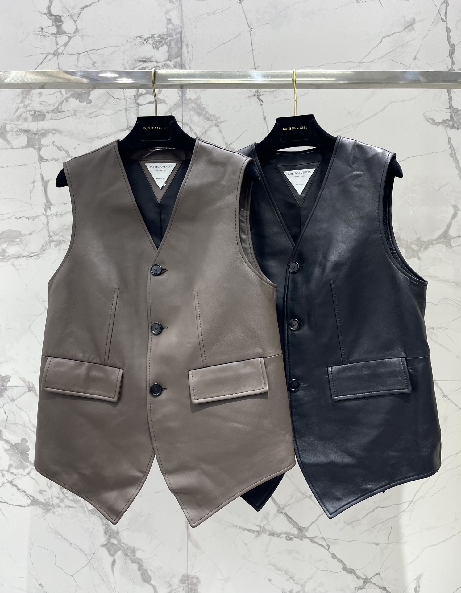 Bottega Veneta Leren Gilet met V-Hals, Warmbruin & Zwart, Dames, Maat S-L