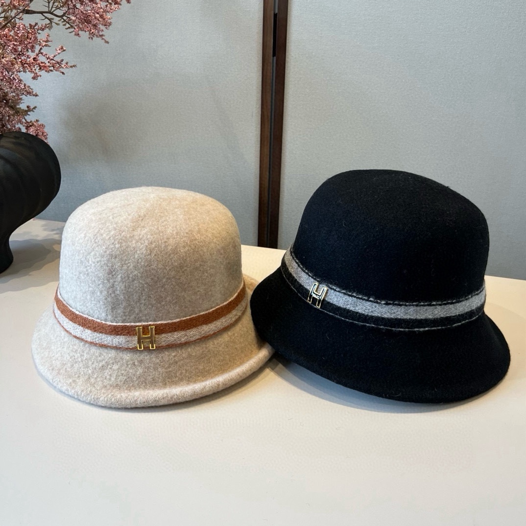 🆕

爱马仕新款羊毛卷边盆帽，不规则剪裁设计，头围57cm
