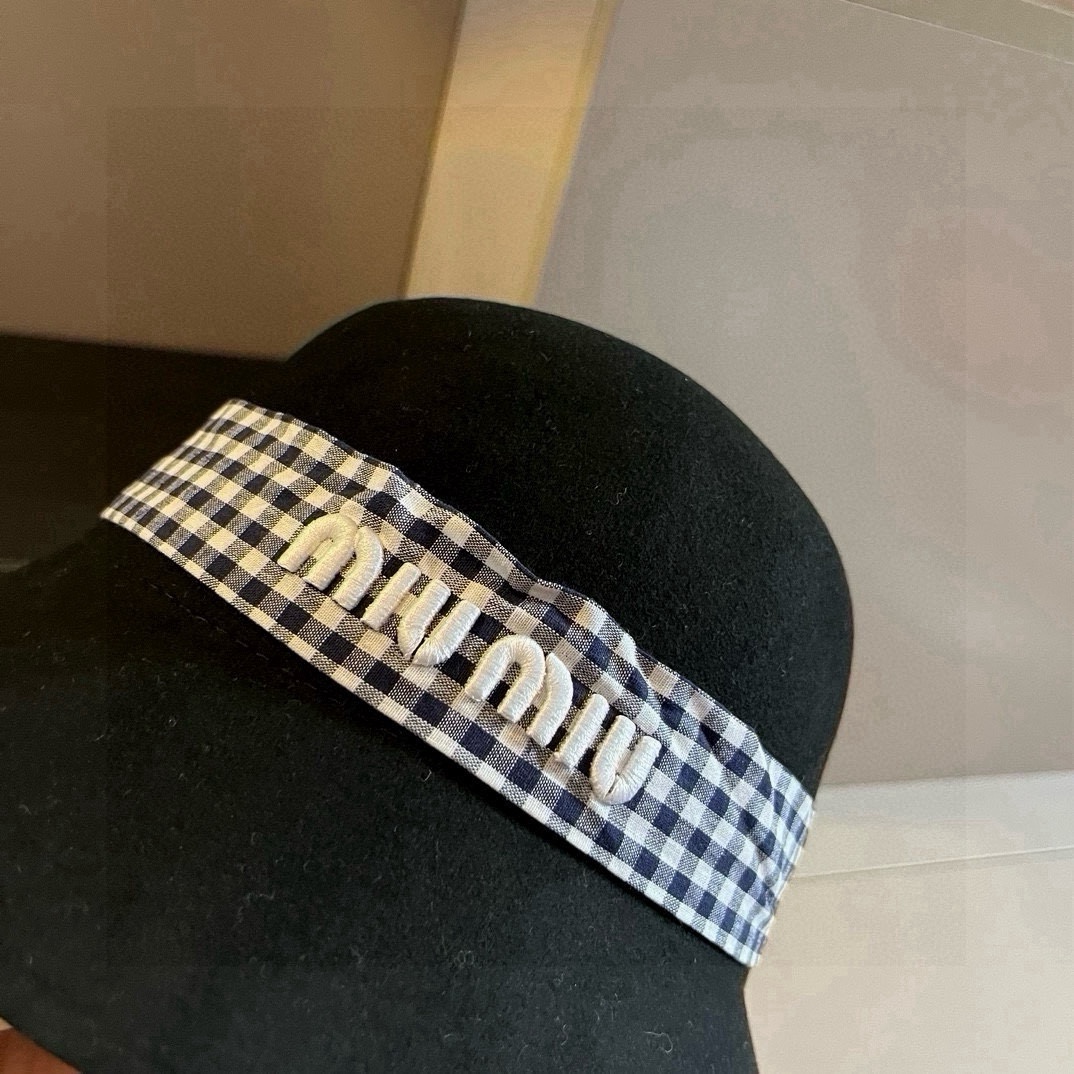 🆕

miumiu缪缪秋冬新款羊毛盆帽，百分百羊毛面料%、头围57cm