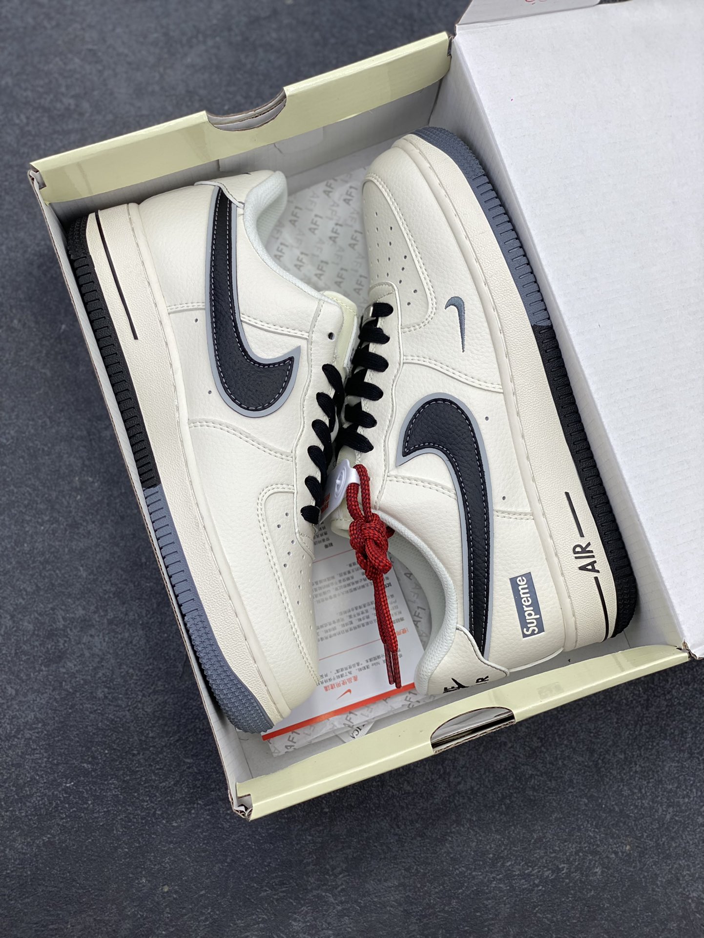 图片[9]-NIke Air Force 1 \’07 Low “Supreme联名——双拼米白”空军一号 低帮 运动鞋 休闲鞋 折边针车 工艺难度大 原楦头原纸板 原装鞋盒 定制五金配件 内置全掌气垫 原厂鞋底 货号：XZ6188-362 尺码：36 36.5 37.5 38 38.5 39 40 40.5 41 42 42.5 43 44 44.5 45-选品中心