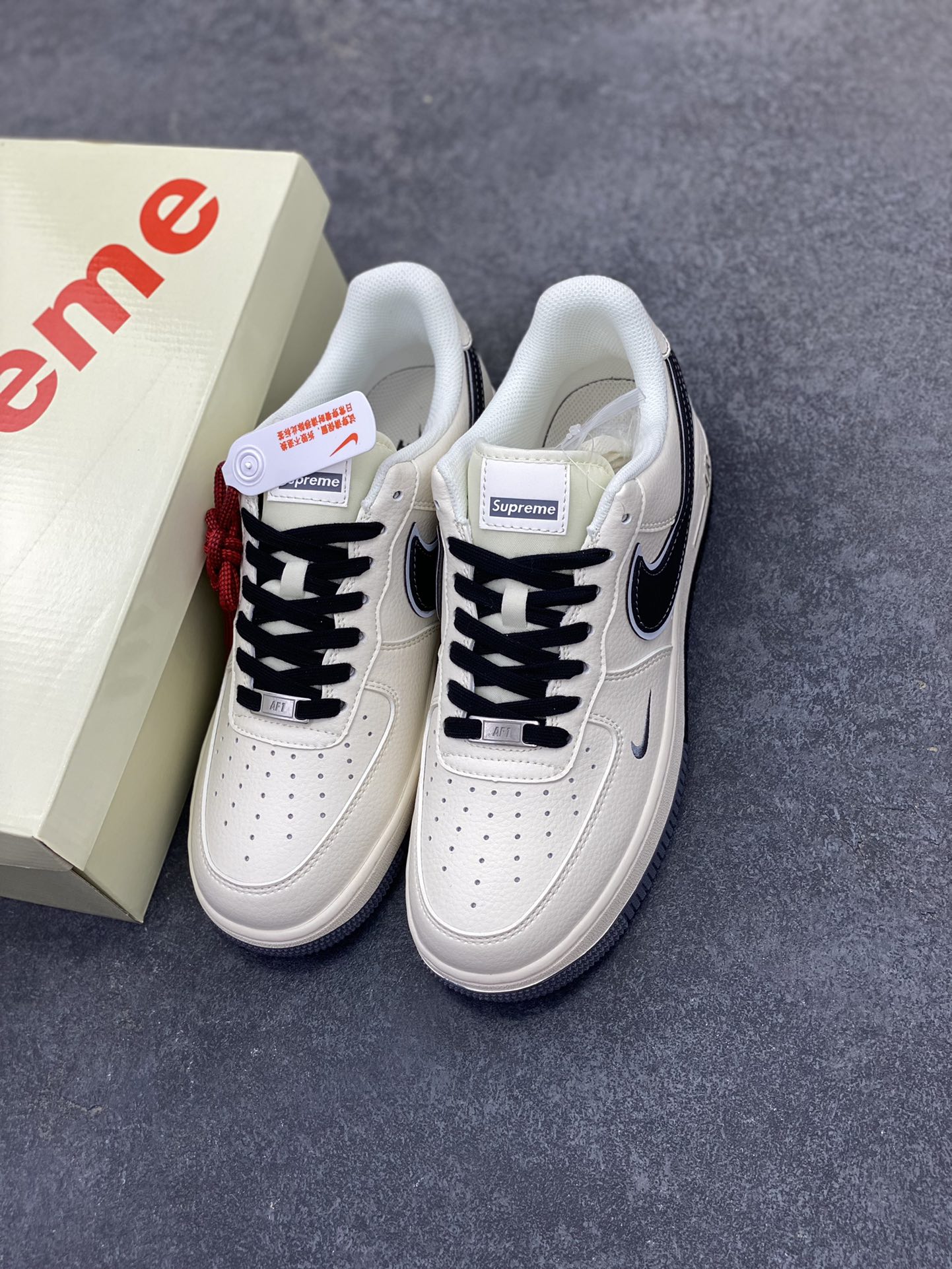 图片[8]-NIke Air Force 1 \’07 Low “Supreme联名——双拼米白”空军一号 低帮 运动鞋 休闲鞋 折边针车 工艺难度大 原楦头原纸板 原装鞋盒 定制五金配件 内置全掌气垫 原厂鞋底 货号：XZ6188-362 尺码：36 36.5 37.5 38 38.5 39 40 40.5 41 42 42.5 43 44 44.5 45-选品中心