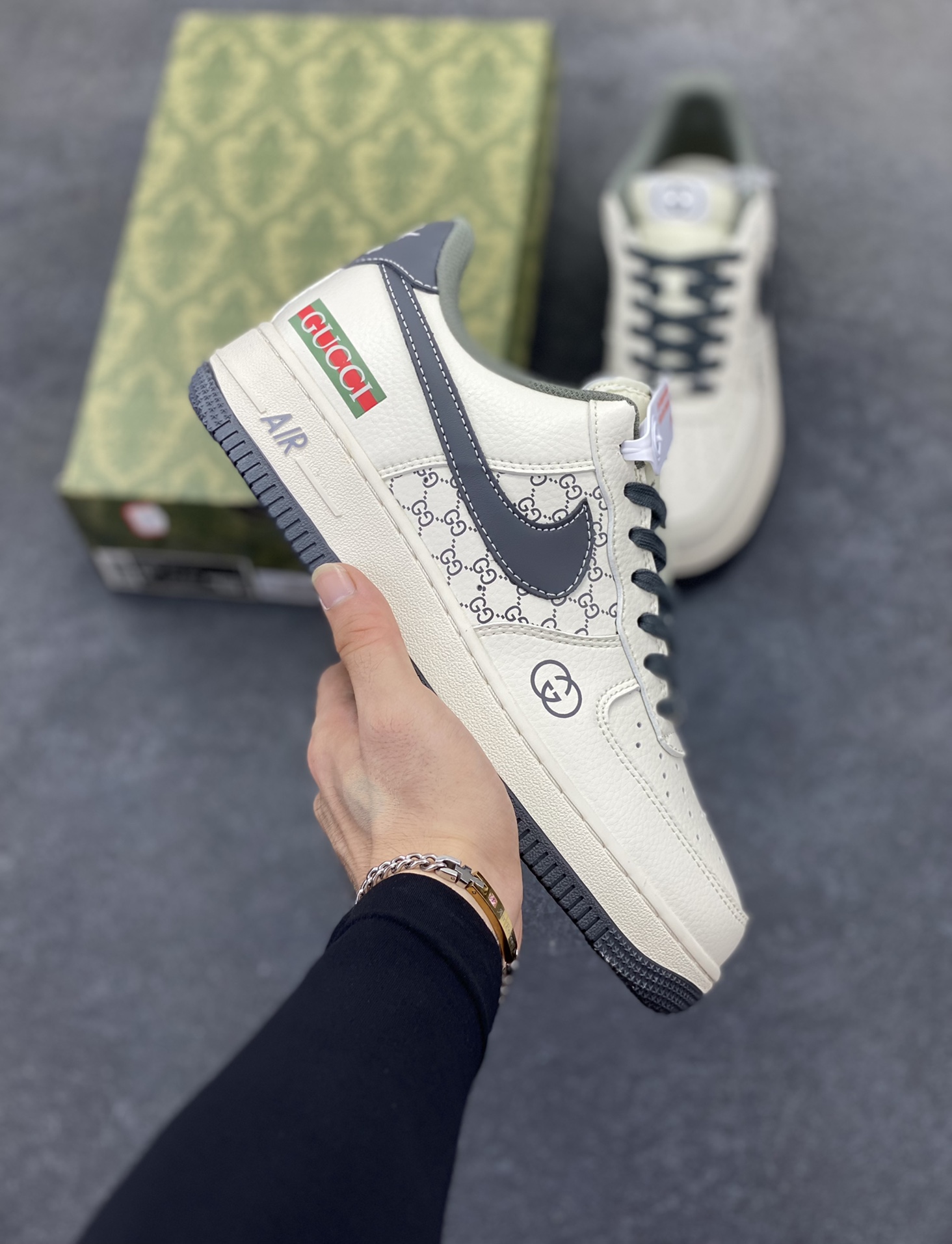 NIke Air Force 1 \’07 Low “古驰联名——米灰花纹”空军一号 低帮 运动鞋 休闲鞋 折边针车 工艺难度大 原楦头原纸板 原装鞋盒 定制五金配件 内置全掌气垫 原厂鞋底 货号:XZ6188-723 尺码:36 36.5 37.5 38 38.5 39 40 40.5 41 42 42.5 43 44 44.5 45-选品中心