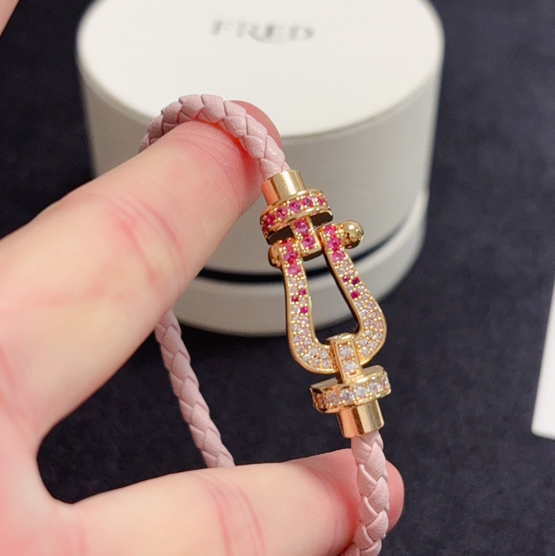 NO:380886,New Fred Fred Gradient Colored Diamond Girl Pink Leather Pink Leather Rope Bracelet Bracelet Bracelet Bracelet High-end Customization Exclusive First Launch Top-quality cost-effectiveness High-quality stainless steel color-keeping and coping with Logo, almost no chance of color-keeping, fried chicken, beautiful and versatile, simple nice, male and female neutral couples, average size 18cm, jewelry quality, bracelet, bracelet19860909新款fred费雷德渐变彩色钻少女粉真皮粉皮绳手链手镯手绳高端定制 独家首发 顶级性价比很高 带Logo精钢保色撞款几率几乎没有 炒鸡好看百搭 简单nice 男女中性款情侣款码数均码18cm,饰品精品,bracelet,bracelet,Jewelry