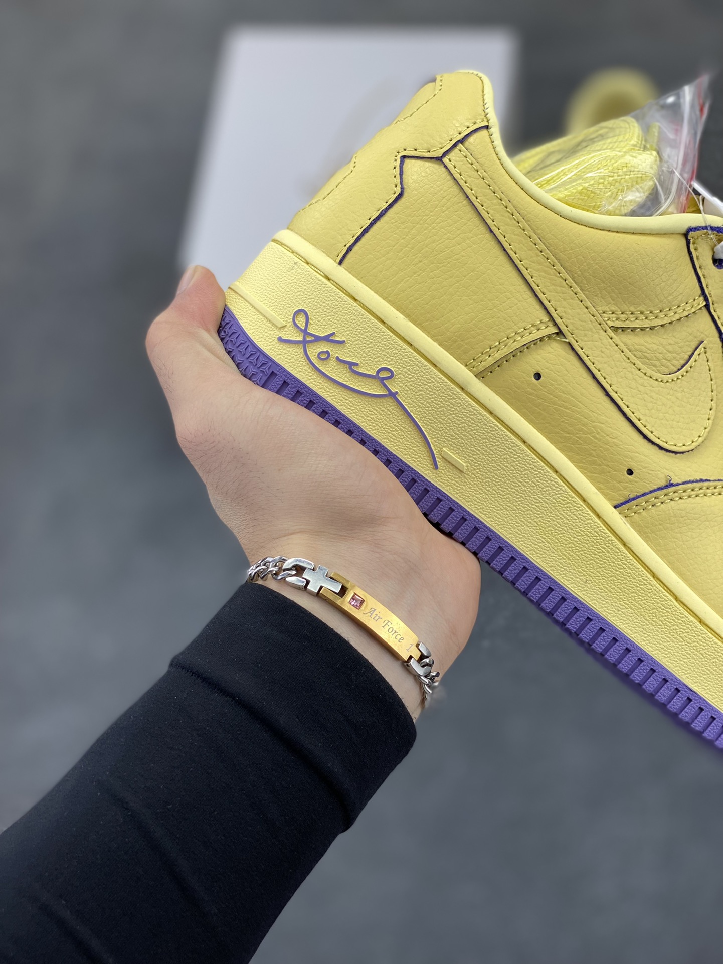 图片[6]-Nike Air Force 1 Low 科比 空军一号低帮运动休闲板鞋 原楦头原纸板 打造纯正空军版型 专注外贸渠道 全掌内置蜂窝气垫 原盒配件 原厂中底钢印、拉帮完美 货号：HV9408-700 尺码：36 36.5 37.5 38 38.5 39 40 40.5 41 42 42.5 43 44 44.5 45-选品中心