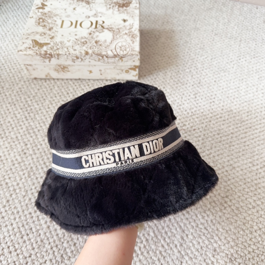 NO:366088,Dior new original single fisherman hat, exquisite, pure and stylish, cool and fashionable, hot counter out of stock, excellent quality hat, fisherman hat baseball hat knit hat, hat, dior, dior, espadrilles, hatsDior 迪奥 新款原单渔夫帽, 精致純也格调很有感觉,很酷很时尚,专柜断货热门,质量超赞帽子渔夫帽棒球帽针织帽,帽子,dior,dior,espadrilles,hats,hat