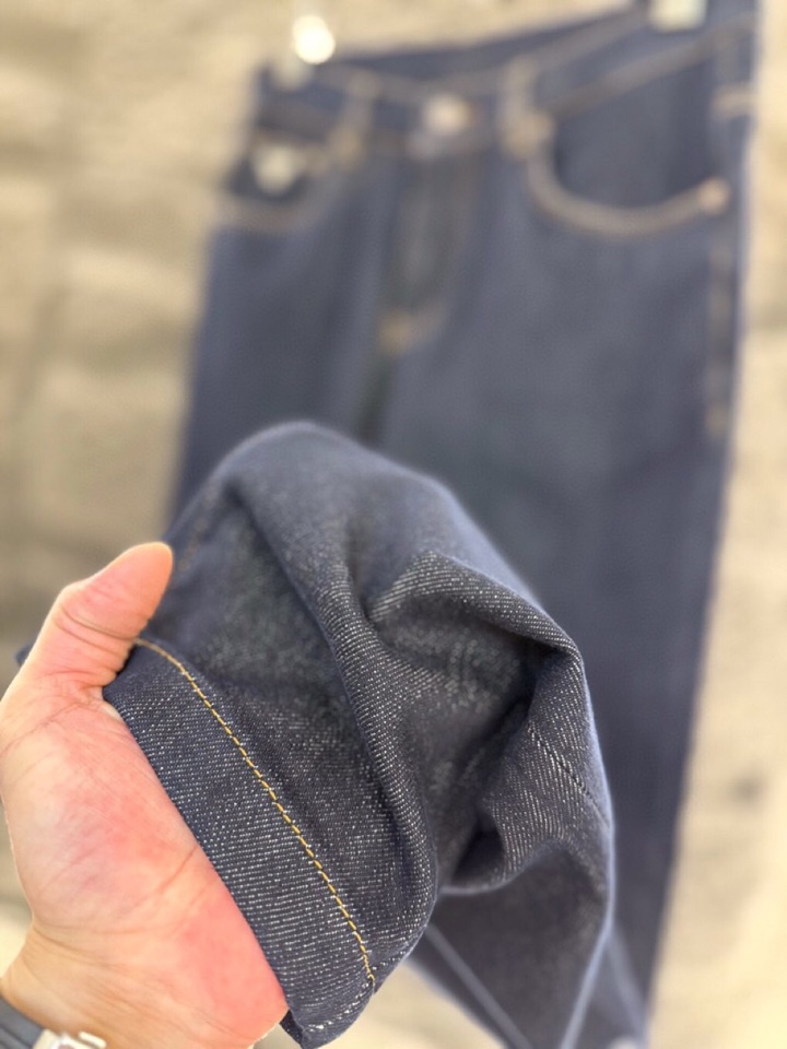 Prada 普拉达 2025ss 秋冬新品男士直筒原色牛仔裤，口袋三角徽标，高奢内敛低调，轻松驾驭不挑人